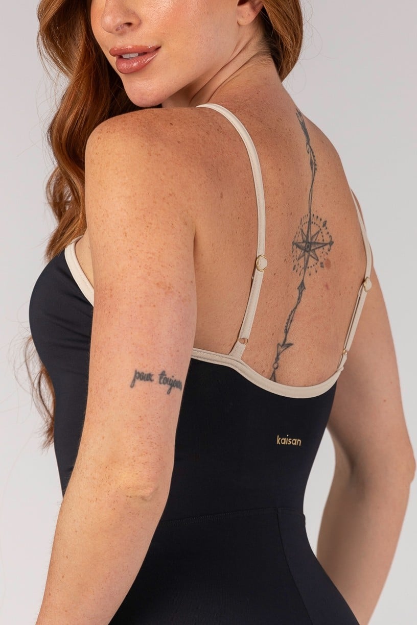 Macaquinho com Alças Contrastantes e Abertura no Decote (Preto) | Ref: K4670-A - Imagem 5