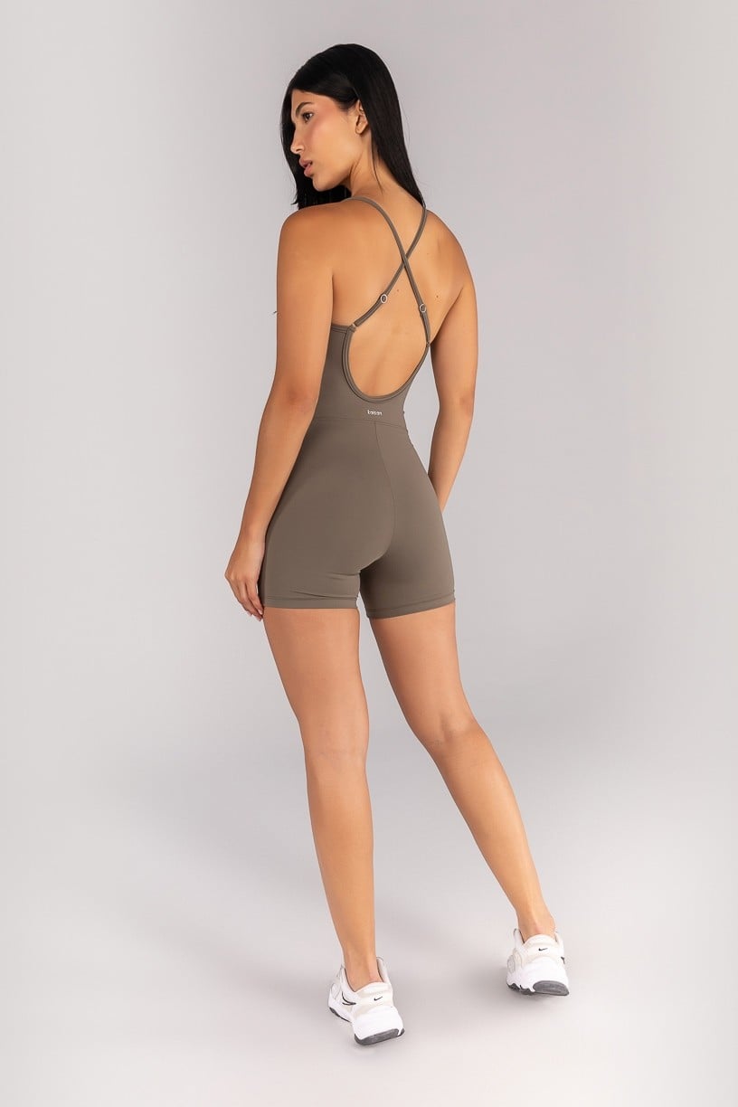 Macaquinho sem Gancho com Alças Cruzadas (Oliva / Off-White) | Ref: K4701-C - Imagem 3