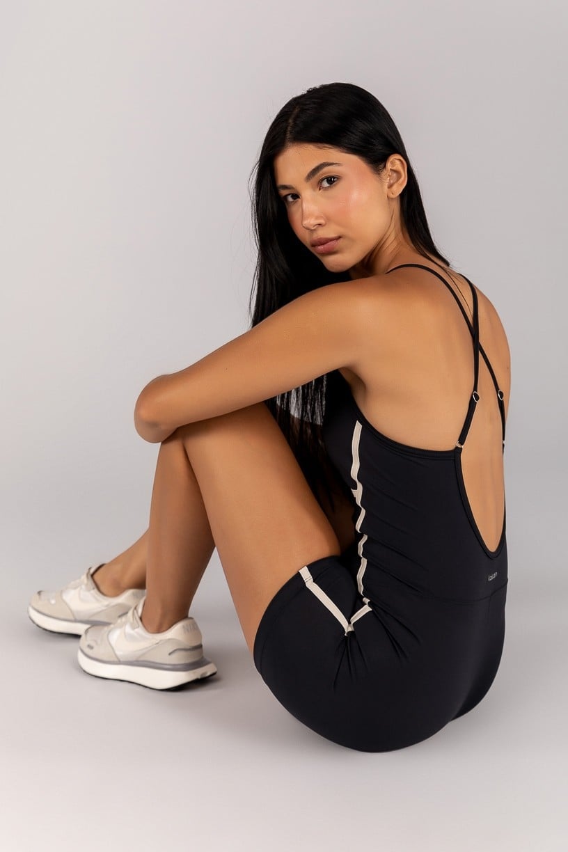 Macaquinho sem Gancho com Alças Cruzadas (Preto / Off-White) | Ref: K4701-B - Imagem 2